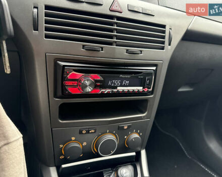 Серый Опель Астра, объемом двигателя 1.6 л и пробегом 168 тыс. км за 5100 $, фото 30 на Automoto.ua