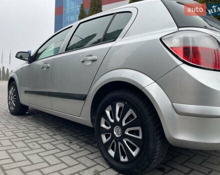 Серый Опель Астра, объемом двигателя 1.6 л и пробегом 214 тыс. км за 5650 $, фото 9 на Automoto.ua