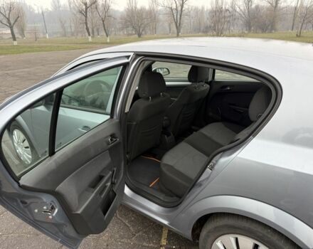 Серый Опель Астра, объемом двигателя 1.4 л и пробегом 270 тыс. км за 5000 $, фото 6 на Automoto.ua