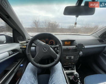 Серый Опель Астра, объемом двигателя 1.6 л и пробегом 315 тыс. км за 3800 $, фото 8 на Automoto.ua