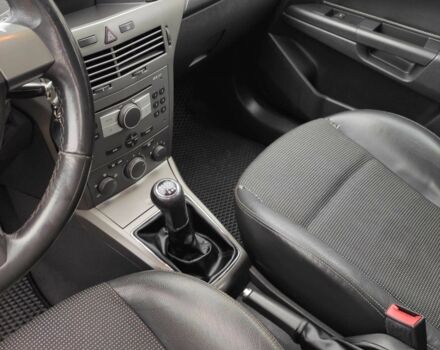 Серый Опель Астра, объемом двигателя 1.9 л и пробегом 353 тыс. км за 5850 $, фото 10 на Automoto.ua