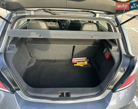 Серый Опель Астра, объемом двигателя 1.6 л и пробегом 238 тыс. км за 4200 $, фото 12 на Automoto.ua