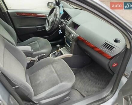 Серый Опель Астра, объемом двигателя 1.6 л и пробегом 257 тыс. км за 4650 $, фото 11 на Automoto.ua