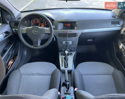 Серый Опель Астра, объемом двигателя 1.8 л и пробегом 196 тыс. км за 6500 $, фото 13 на Automoto.ua