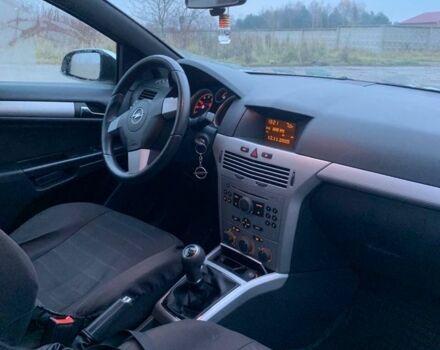 Серый Опель Астра, объемом двигателя 1.6 л и пробегом 285 тыс. км за 3500 $, фото 6 на Automoto.ua