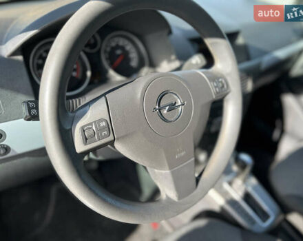 Опель Астра 2005 в Ивано-Франковске на Automoto.ua Серый Опель Астра, объемом двигателя 1.8 л и пробегом 155 тыс. км за 6350 $, фото 43 на Automoto.ua