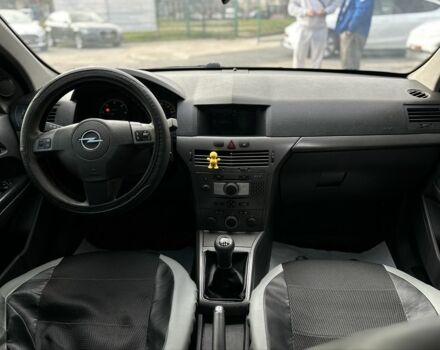 Серый Опель Астра, объемом двигателя 1.7 л и пробегом 250 тыс. км за 3999 $, фото 15 на Automoto.ua