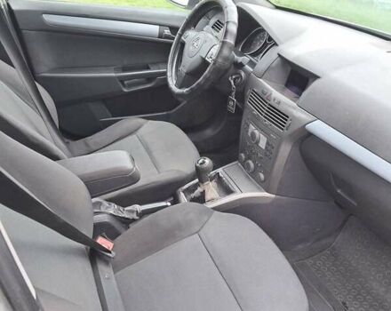 Серый Опель Астра, объемом двигателя 1.6 л и пробегом 248 тыс. км за 3900 $, фото 3 на Automoto.ua