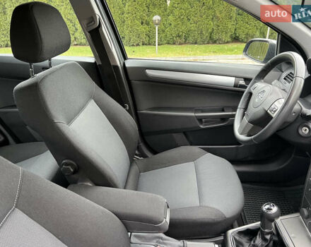 Серый Опель Астра, объемом двигателя 1.6 л и пробегом 259 тыс. км за 5100 $, фото 35 на Automoto.ua