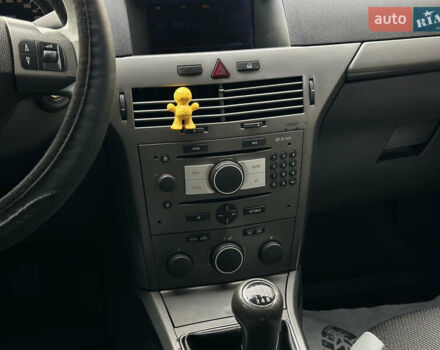 Серый Опель Астра, объемом двигателя 1.69 л и пробегом 250 тыс. км за 3999 $, фото 34 на Automoto.ua