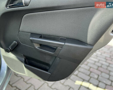 Опель Астра 2005 в Ивано-Франковске на Automoto.ua Серый Опель Астра, объемом двигателя 1.8 л и пробегом 155 тыс. км за 6350 $, фото 64 на Automoto.ua