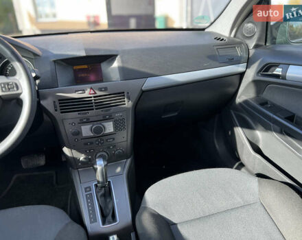 Опель Астра 2005 в Ивано-Франковске на Automoto.ua Серый Опель Астра, объемом двигателя 1.8 л и пробегом 155 тыс. км за 6350 $, фото 53 на Automoto.ua