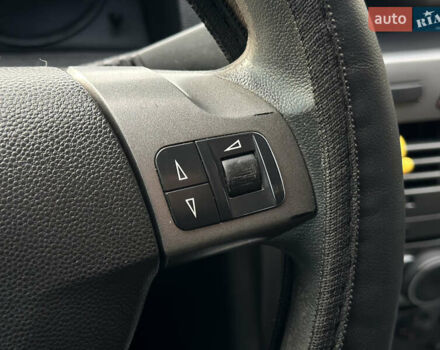 Серый Опель Астра, объемом двигателя 1.69 л и пробегом 250 тыс. км за 3999 $, фото 30 на Automoto.ua