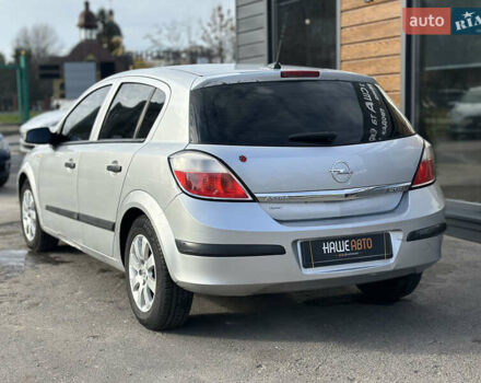 Серый Опель Астра, объемом двигателя 1.69 л и пробегом 250 тыс. км за 3999 $, фото 11 на Automoto.ua