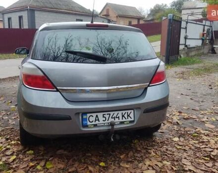 Серый Опель Астра, объемом двигателя 1.4 л и пробегом 327 тыс. км за 4400 $, фото 3 на Automoto.ua