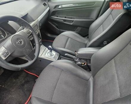 Серый Опель Астра, объемом двигателя 1.6 л и пробегом 226 тыс. км за 5000 $, фото 6 на Automoto.ua