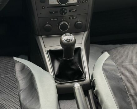 Серый Опель Астра, объемом двигателя 1.7 л и пробегом 250 тыс. км за 3999 $, фото 20 на Automoto.ua