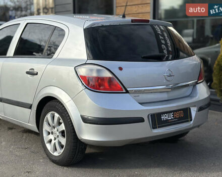 Серый Опель Астра, объемом двигателя 1.69 л и пробегом 250 тыс. км за 3999 $, фото 12 на Automoto.ua