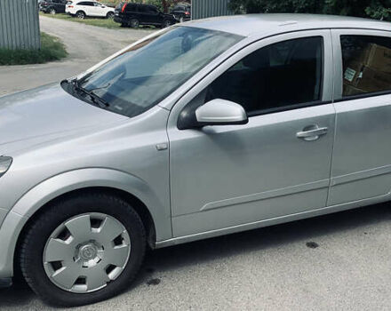 Сірий Опель Астра, об'ємом двигуна 1.6 л та пробігом 242 тис. км за 4600 $, фото 1 на Automoto.ua