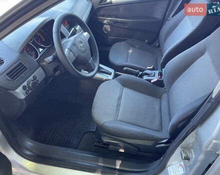 Серый Опель Астра, объемом двигателя 1.8 л и пробегом 196 тыс. км за 6500 $, фото 39 на Automoto.ua