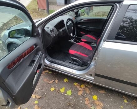 Серый Опель Астра, объемом двигателя 1.4 л и пробегом 327 тыс. км за 4400 $, фото 22 на Automoto.ua