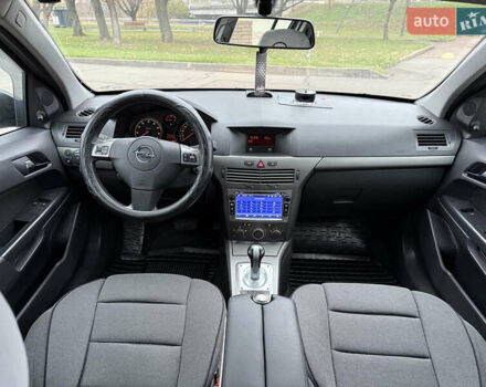 Серый Опель Астра, объемом двигателя 1.6 л и пробегом 180 тыс. км за 6350 $, фото 18 на Automoto.ua