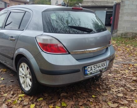 Серый Опель Астра, объемом двигателя 1.4 л и пробегом 327 тыс. км за 4400 $, фото 4 на Automoto.ua