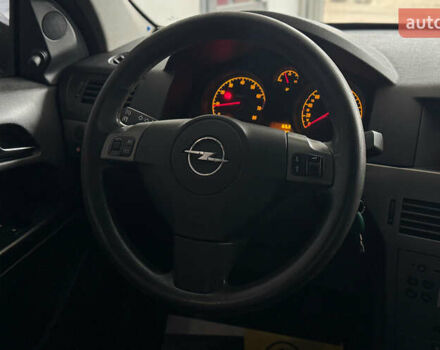 Серый Опель Астра, объемом двигателя 1.4 л и пробегом 215 тыс. км за 4100 $, фото 18 на Automoto.ua