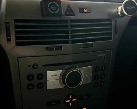 Серый Опель Астра, объемом двигателя 1.4 л и пробегом 215 тыс. км за 4100 $, фото 11 на Automoto.ua