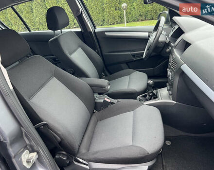 Серый Опель Астра, объемом двигателя 1.6 л и пробегом 259 тыс. км за 5100 $, фото 31 на Automoto.ua