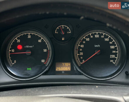 Серый Опель Астра, объемом двигателя 1.69 л и пробегом 250 тыс. км за 3999 $, фото 33 на Automoto.ua