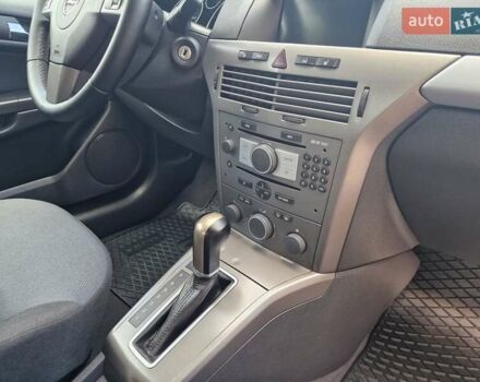 Серый Опель Астра, объемом двигателя 1.8 л и пробегом 119 тыс. км за 6600 $, фото 35 на Automoto.ua