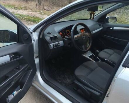 Серый Опель Астра, объемом двигателя 1.6 л и пробегом 240 тыс. км за 4600 $, фото 10 на Automoto.ua