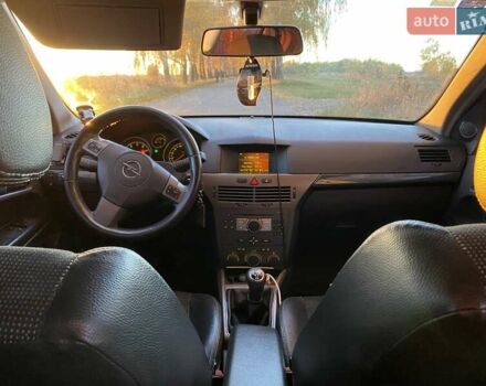 Серый Опель Астра, объемом двигателя 1.6 л и пробегом 326 тыс. км за 5300 $, фото 9 на Automoto.ua