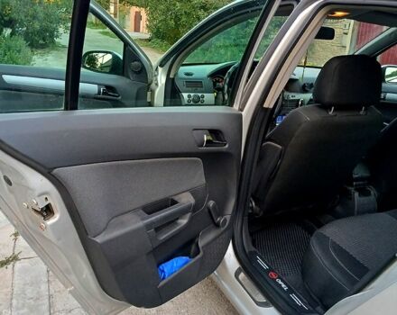 Серый Опель Астра, объемом двигателя 1.4 л и пробегом 172 тыс. км за 5500 $, фото 5 на Automoto.ua