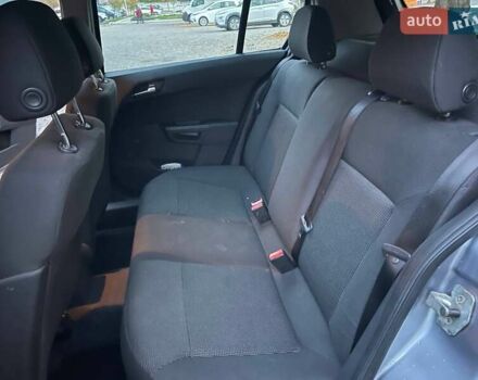 Серый Опель Астра, объемом двигателя 1.8 л и пробегом 175 тыс. км за 6200 $, фото 39 на Automoto.ua