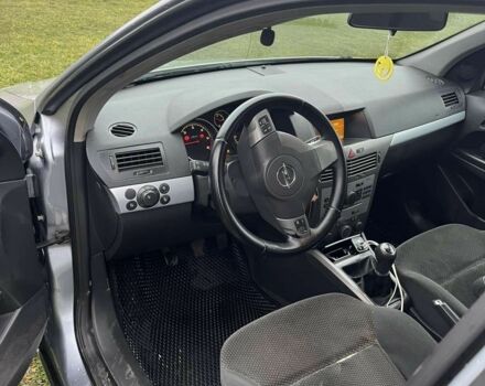 Серый Опель Астра, объемом двигателя 1.7 л и пробегом 350 тыс. км за 3700 $, фото 6 на Automoto.ua