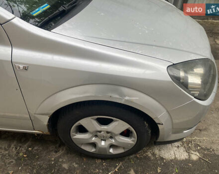 Серый Опель Астра, объемом двигателя 1.8 л и пробегом 257 тыс. км за 3850 $, фото 10 на Automoto.ua