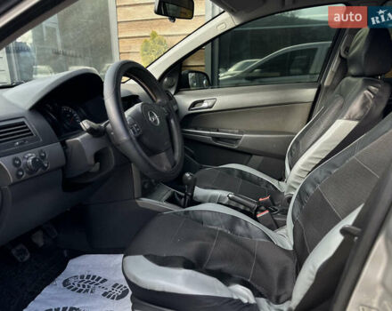 Серый Опель Астра, объемом двигателя 1.69 л и пробегом 250 тыс. км за 3999 $, фото 22 на Automoto.ua