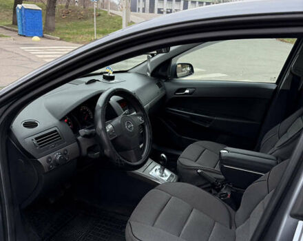 Серый Опель Астра, объемом двигателя 1.6 л и пробегом 180 тыс. км за 6350 $, фото 9 на Automoto.ua