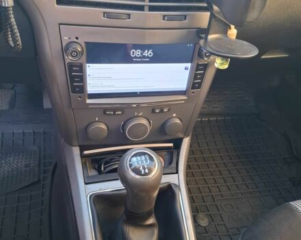 Серый Опель Астра, объемом двигателя 1.6 л и пробегом 285 тыс. км за 5200 $, фото 6 на Automoto.ua