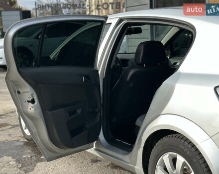 Серый Опель Астра, объемом двигателя 1.69 л и пробегом 250 тыс. км за 3999 $, фото 37 на Automoto.ua