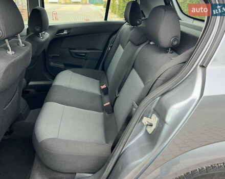 Серый Опель Астра, объемом двигателя 1.6 л и пробегом 259 тыс. км за 5100 $, фото 26 на Automoto.ua