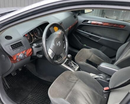 Серый Опель Астра, объемом двигателя 1.7 л и пробегом 261 тыс. км за 4350 $, фото 7 на Automoto.ua