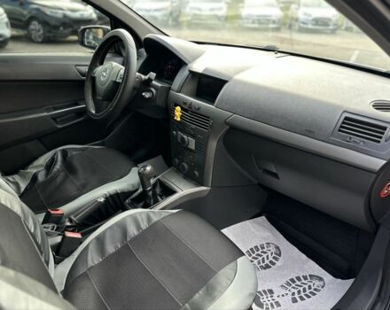 Серый Опель Астра, объемом двигателя 1.7 л и пробегом 250 тыс. км за 3999 $, фото 14 на Automoto.ua