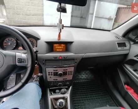 Серый Опель Астра, объемом двигателя 1.4 л и пробегом 327 тыс. км за 4400 $, фото 21 на Automoto.ua