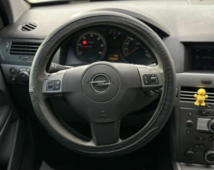 Серый Опель Астра, объемом двигателя 1.7 л и пробегом 250 тыс. км за 3999 $, фото 17 на Automoto.ua