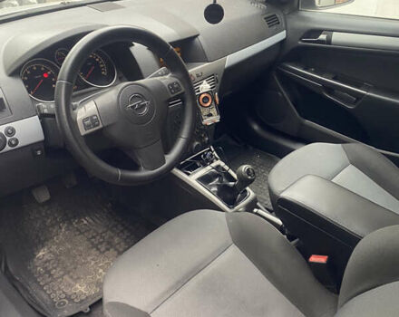 Серый Опель Астра, объемом двигателя 1.8 л и пробегом 257 тыс. км за 3850 $, фото 6 на Automoto.ua