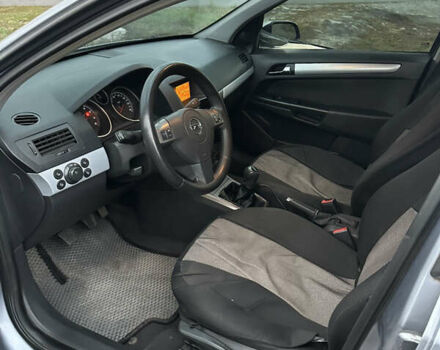 Серый Опель Астра, объемом двигателя 1.6 л и пробегом 264 тыс. км за 4500 $, фото 23 на Automoto.ua