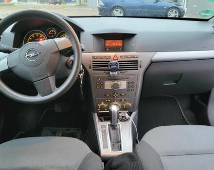 Серый Опель Астра, объемом двигателя 1.8 л и пробегом 195 тыс. км за 4950 $, фото 4 на Automoto.ua